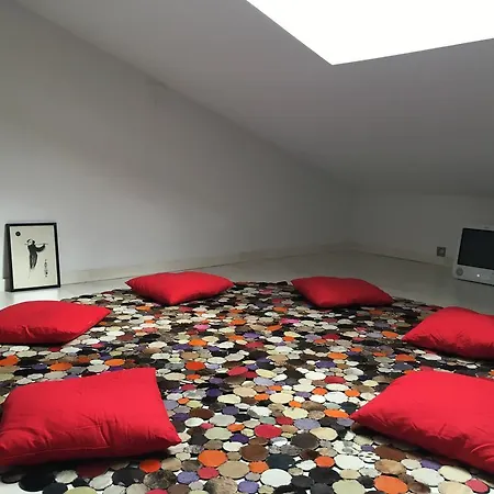 Lisbon Beach House Casa de Férias *