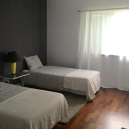 Lisbon Beach House * Caxias